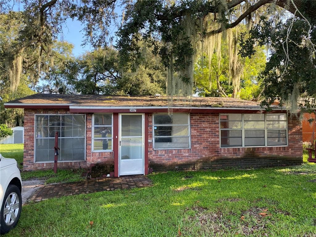 307 W BELLA VISTA STREET LAKELAND, FL 33805