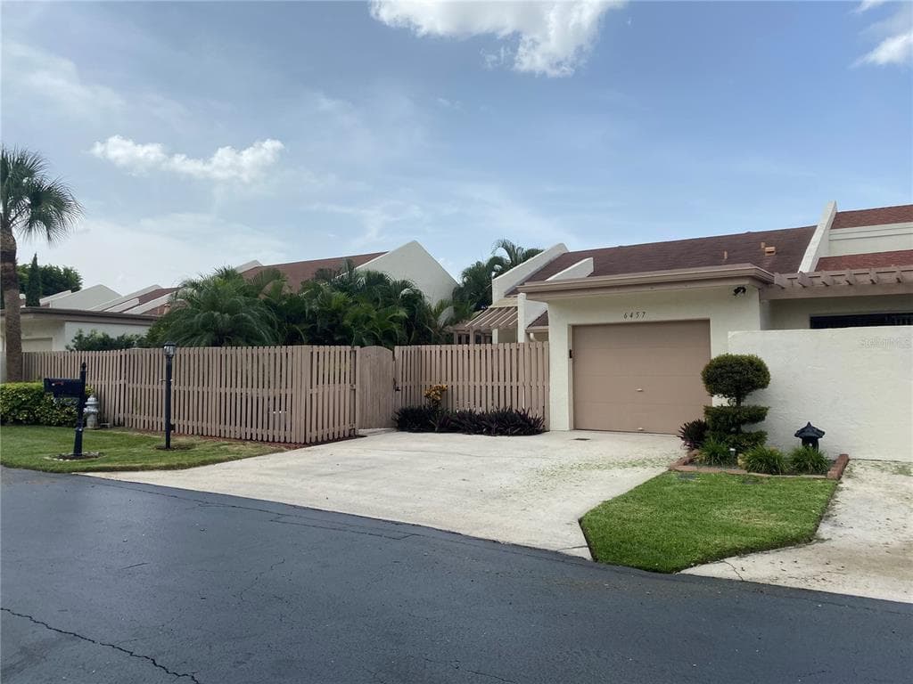6457 AMARILLO LANE BOCA RATON, FL 33433