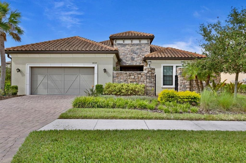 8608 SORANO VILLA DRIVE TAMPA, FL 33647