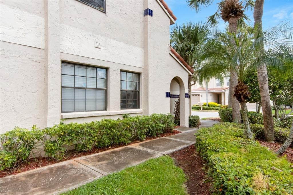 10474 SAINT TROPEZ PLACE UNIT 201 TAMPA, FL 33615