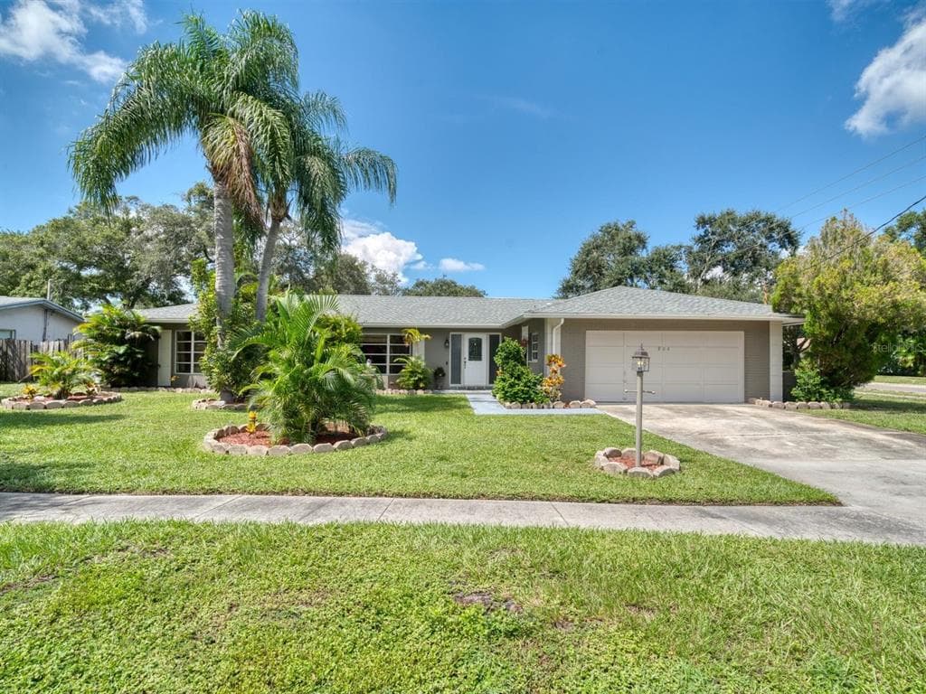 904 RICHARDS AVENUE CLEARWATER, FL 33755
