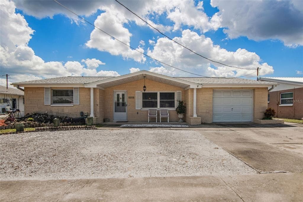 5410 FLORA AVENUE HOLIDAY, FL 34690