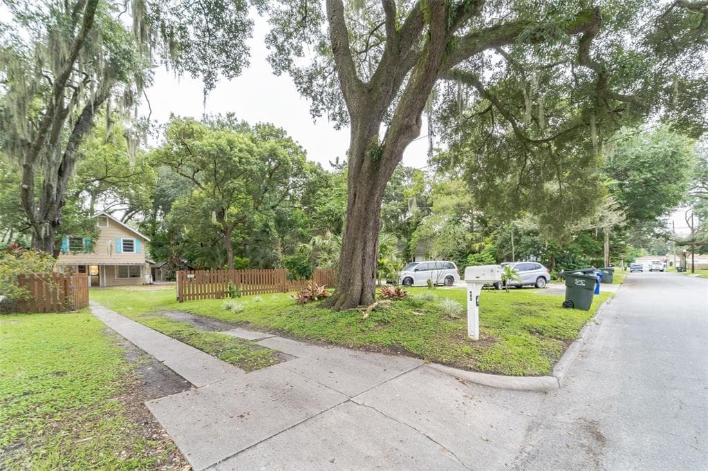 918 OSCEOLA STREET LAKELAND, FL 33801
