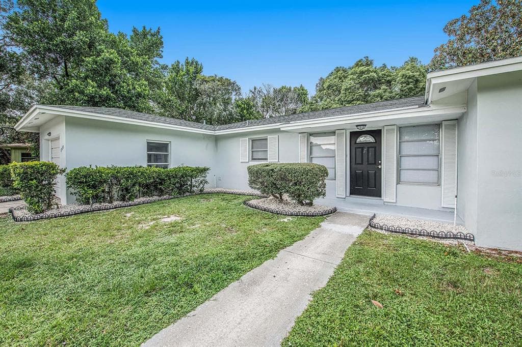 6939 PINEHURST DR. SPRING HILL, FL 34606