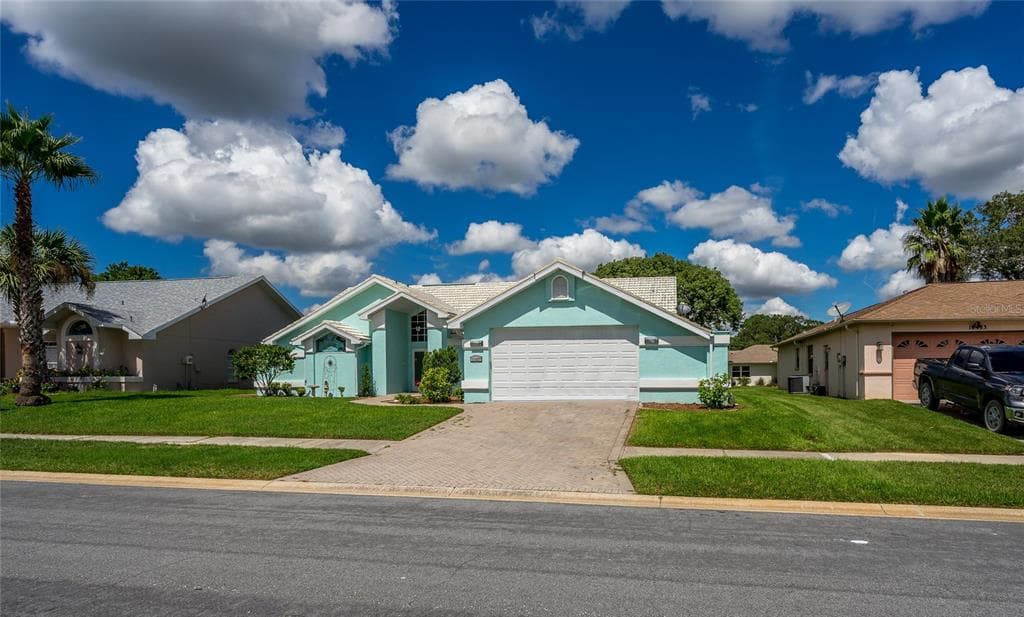 10427 SANDTRAP DRIVE SPRING HILL, FL 34608