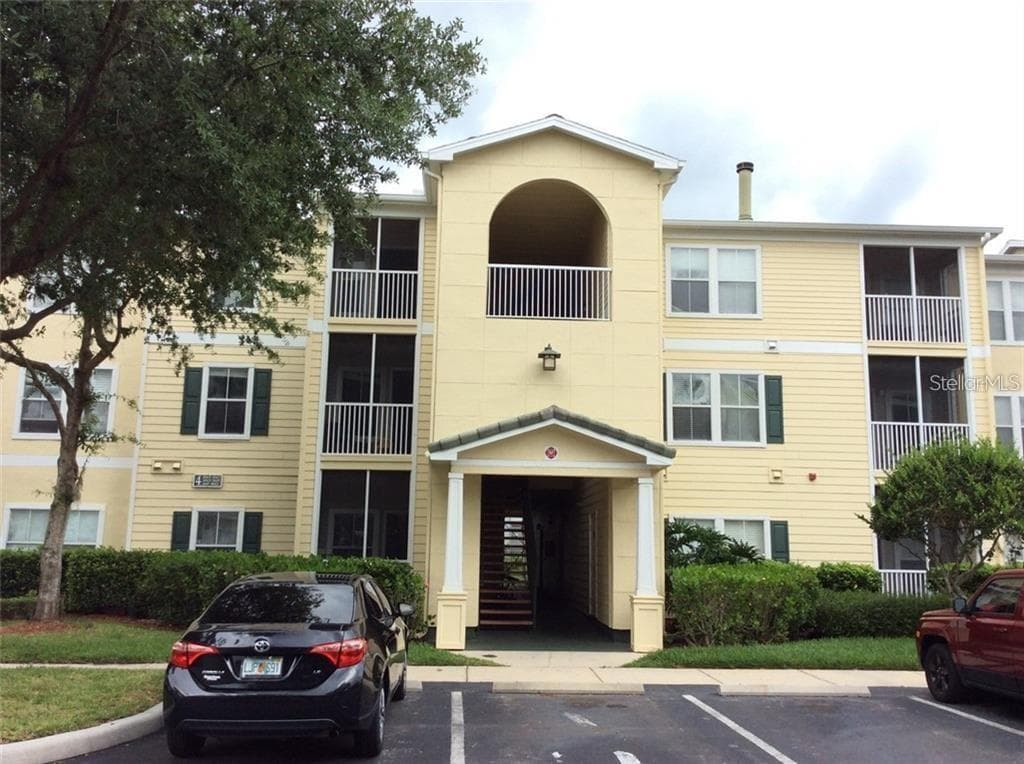 18405 BRIDLE CLUB DRIVE UNIT 18405 TAMPA, FL 33647