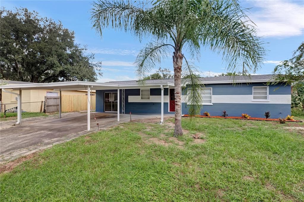 1718 MOOSE DRIVE LAKELAND, FL 33801