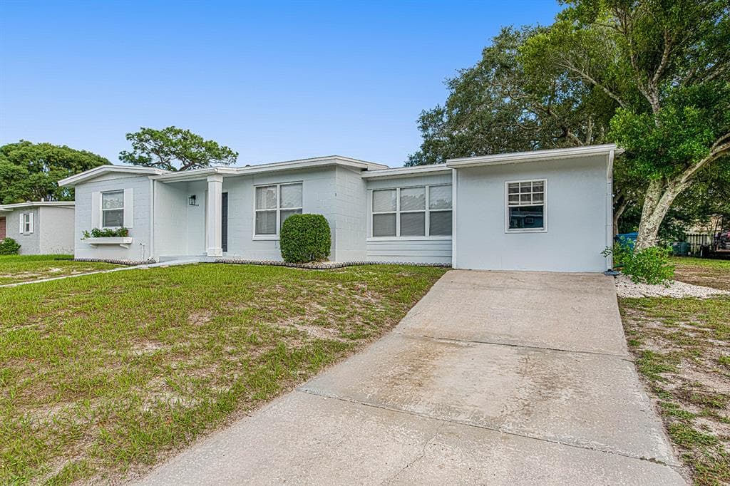 422 HOLLYHOCK LANE SPRING HILL, FL 34606
