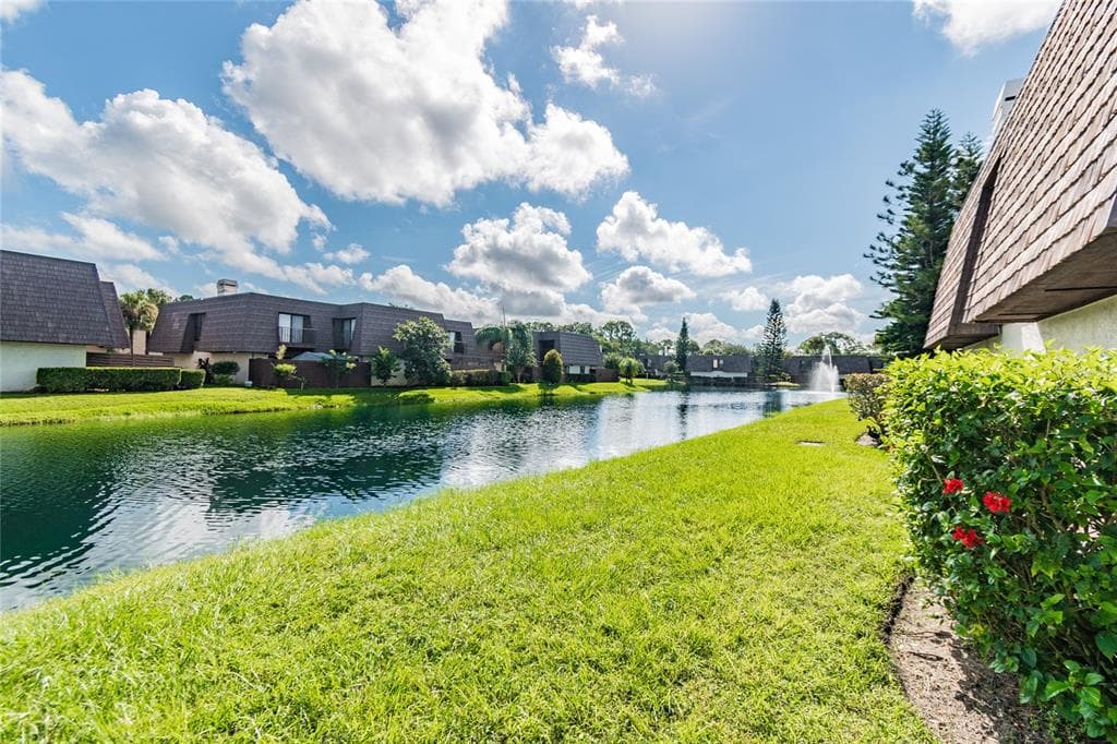15413 W POND WOODS DRIVE TAMPA, FL 33618