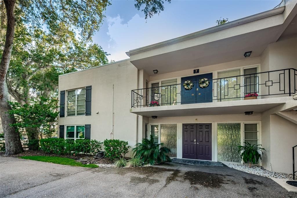 5 COUNTRY CLUB DRIVE UNIT 5 LARGO, FL 33771