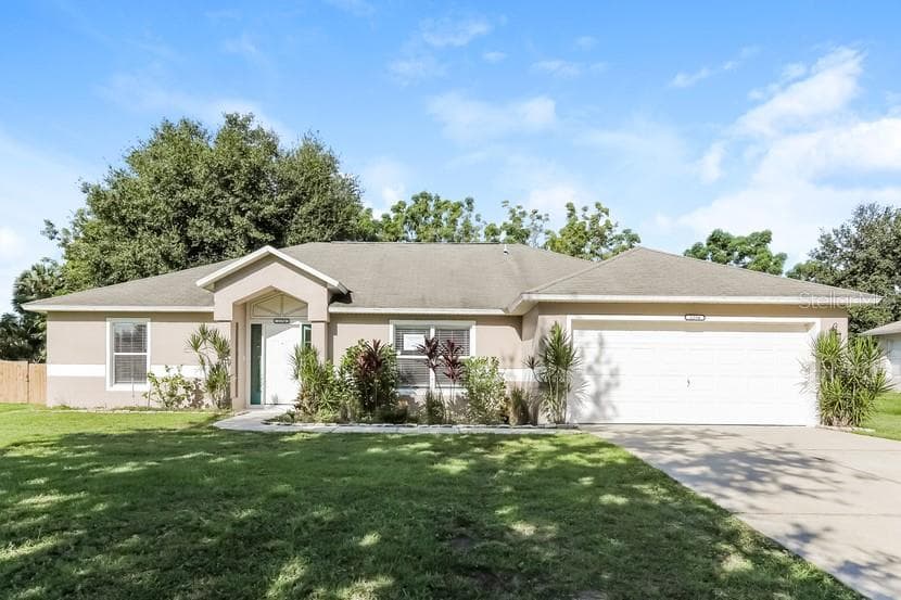 2254 LAKE POINTE CIRCLE LEESBURG, FL 34748