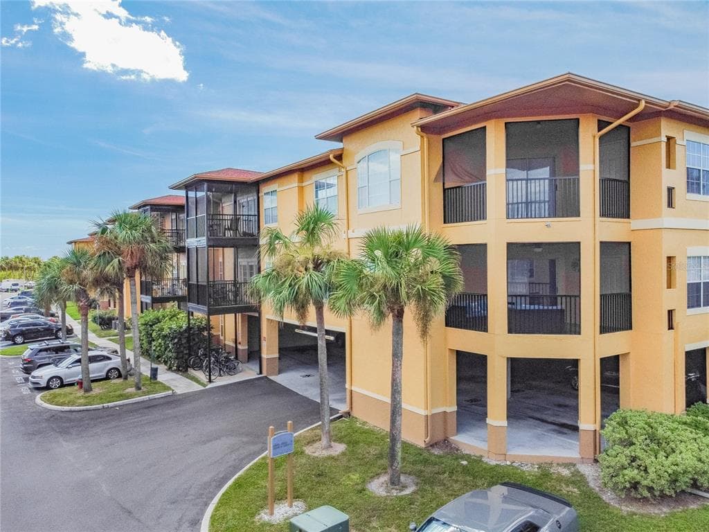 4323 BAYSIDE VILLAGE DRIVE UNIT 215 TAMPA, FL 33615