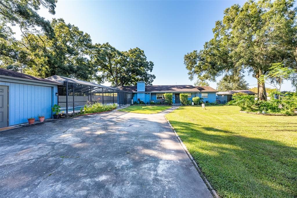 10001 E SLIGH AVENUE TAMPA, FL 33610