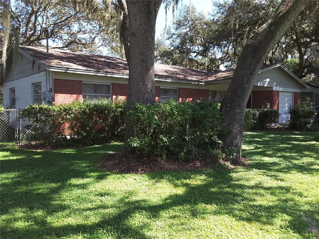 2518 E 149TH AVENUE LUTZ, FL 33559
