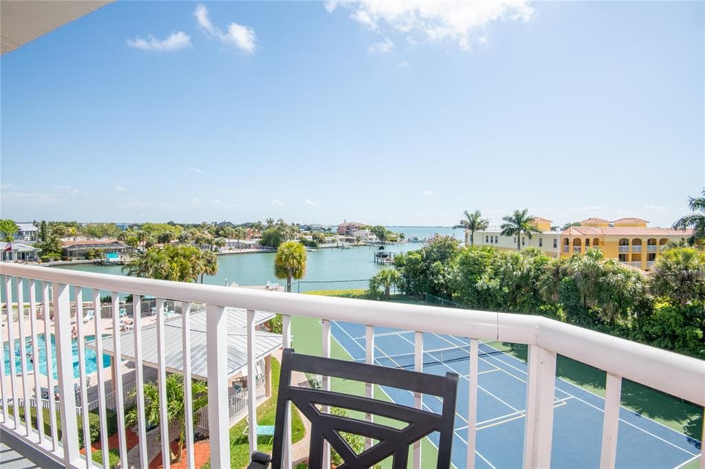5445 GULF BOULEVARD UNIT 410 ST PETE BEACH, FL 33706