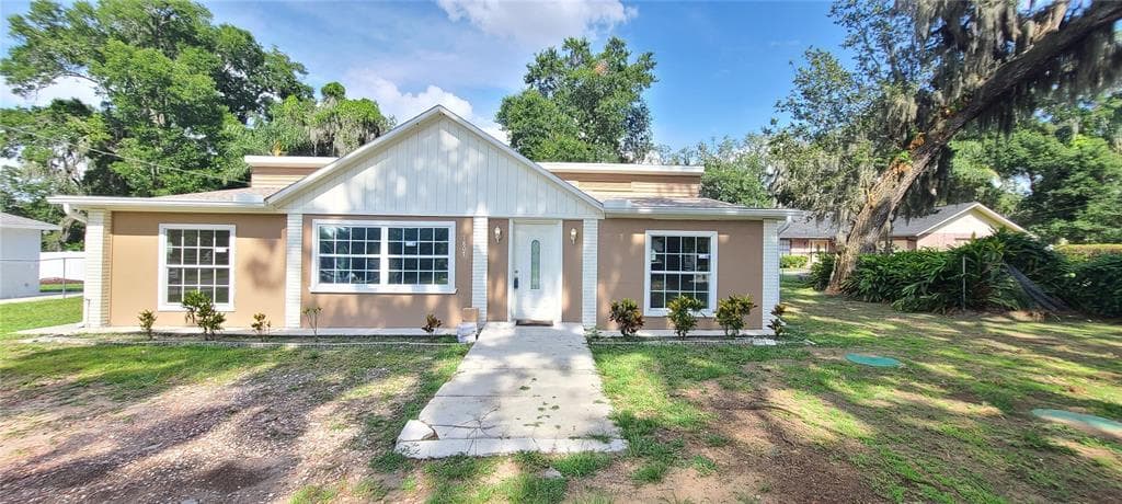 1807 S VALRICO ROAD VALRICO, FL 33596