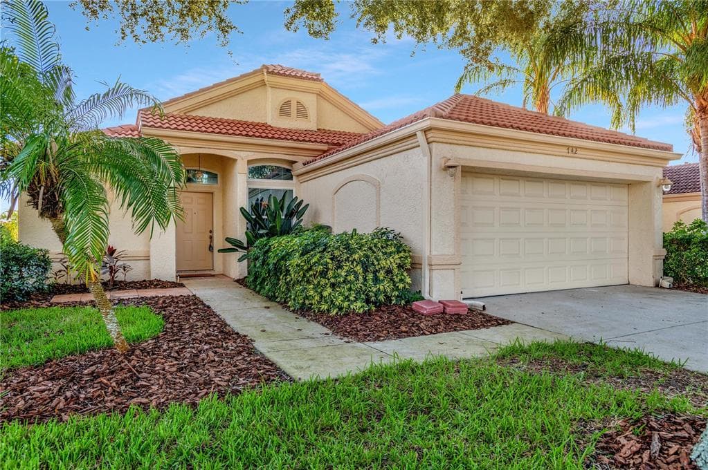 742 LIGHTHOUSE DRIVE TARPON SPRINGS, FL 34689