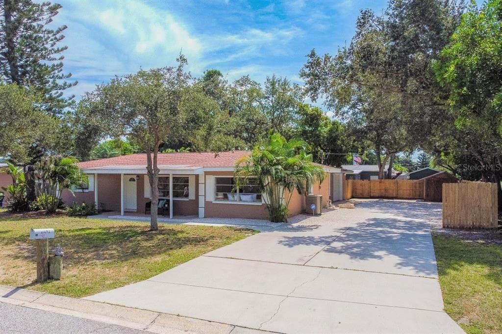 11492 119TH TERRACE SEMINOLE, FL 33778