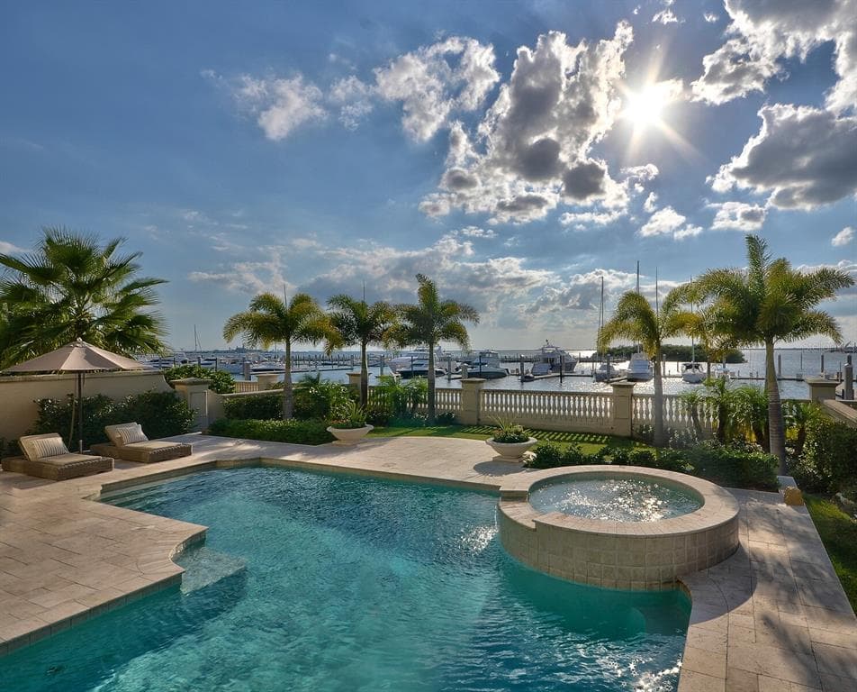 5901 BEACON SHORES STREET TAMPA, FL 33616
