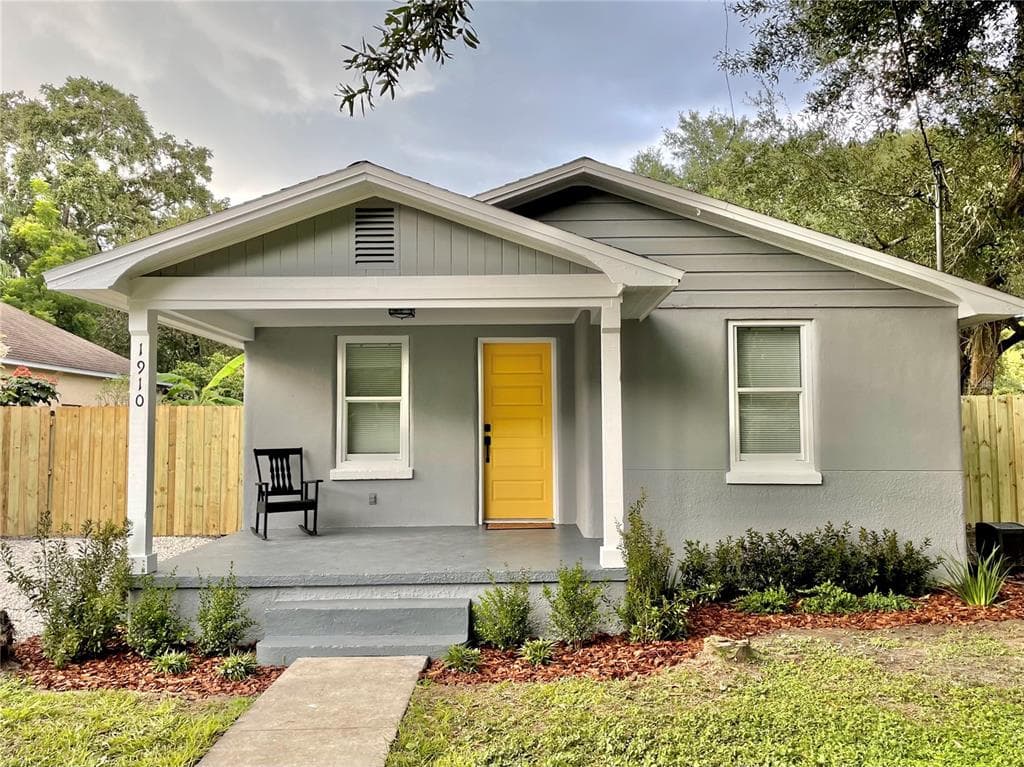 1910 E HENRY AVENUE TAMPA, FL 33610