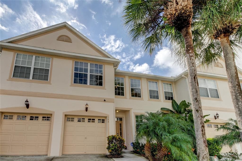 588 BLACK LION DRIVE NE ST PETERSBURG, FL 33716