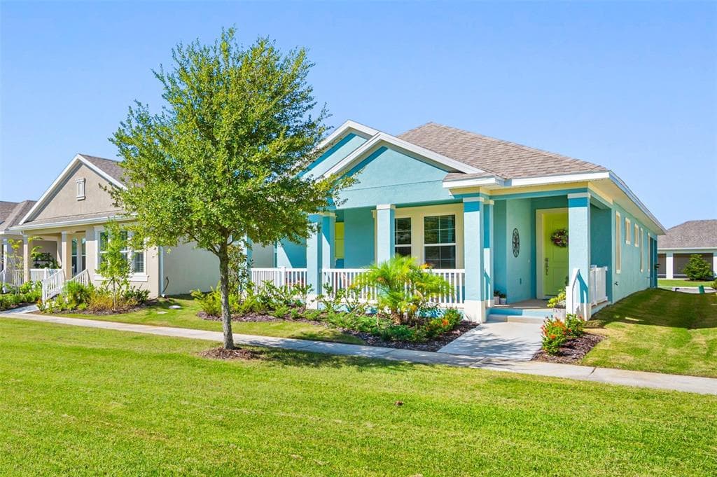 723 WINTERSIDE DRIVE APOLLO BEACH, FL 33572