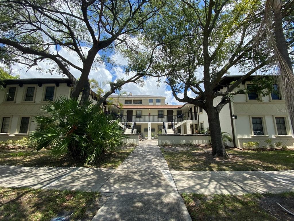 209 COLUMBIA DRIVE TAMPA, FL 33606