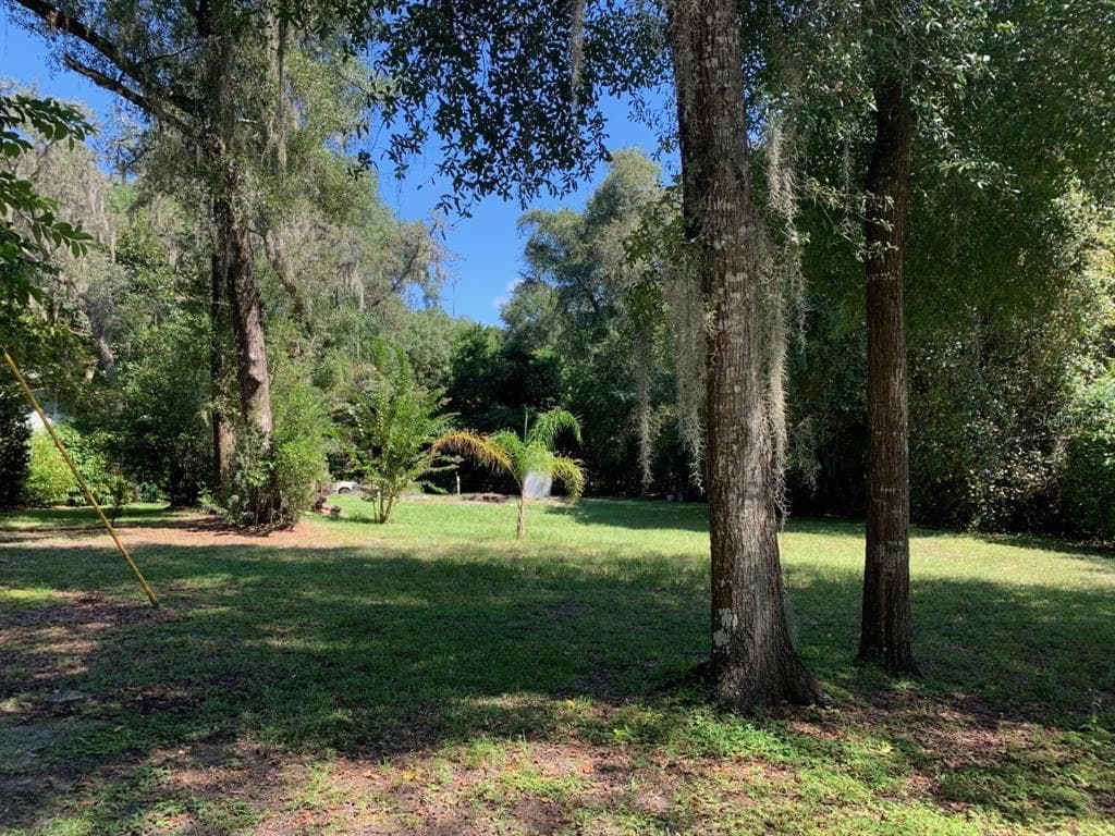 6010 IDLE A WHILE CIRCLE RIDGE MANOR, FL 33523