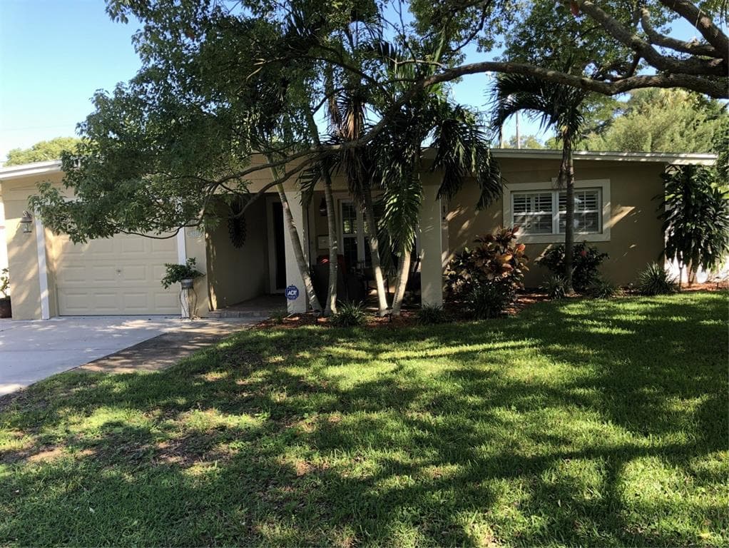 8221 29TH AVENUE N ST PETERSBURG, FL 33710