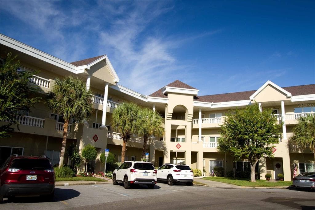 2020 SHANGRILA DRIVE UNIT 319 CLEARWATER, FL 33763