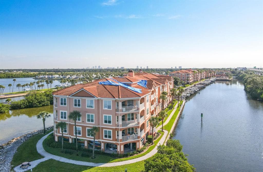 5000 CULBREATH KEY WAY UNIT 9308 TAMPA, FL 33611