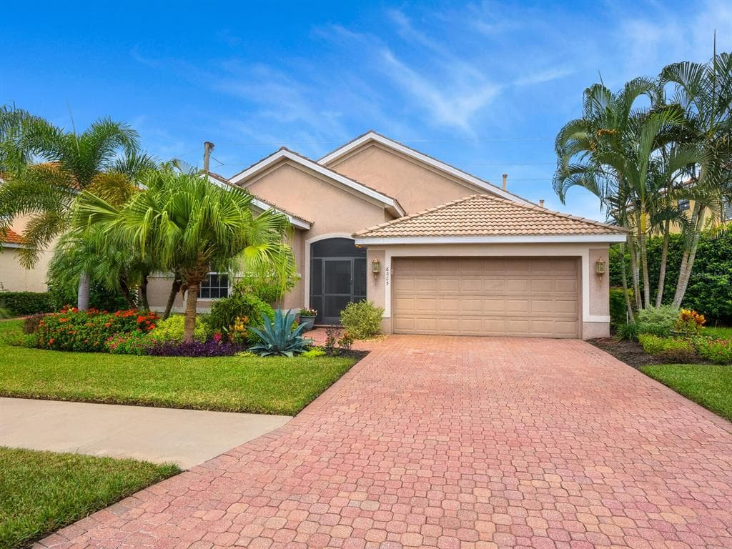 6885 74TH STREET CIRCLE E BRADENTON, FL 34203