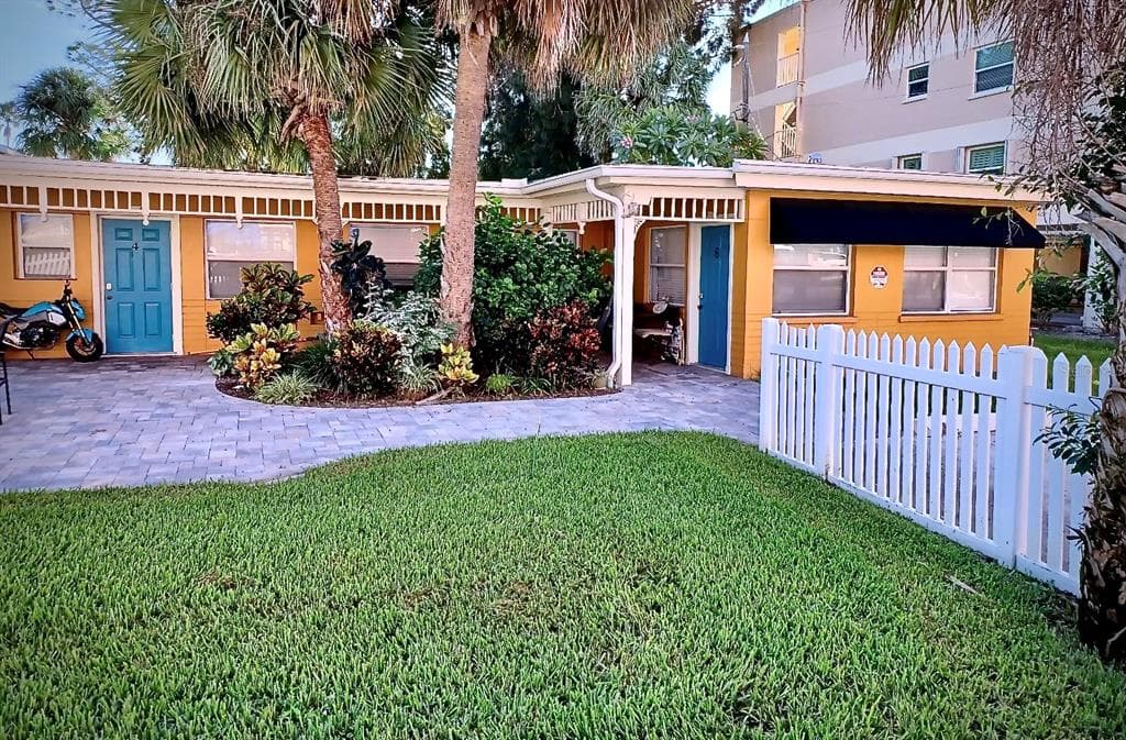 1011 GULF BOULEVARD INDIAN ROCKS BEACH, FL 33785