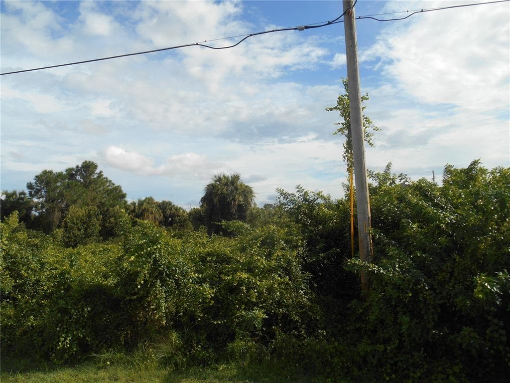 3121 32ND STREET SW LEHIGH ACRES, FL 33976