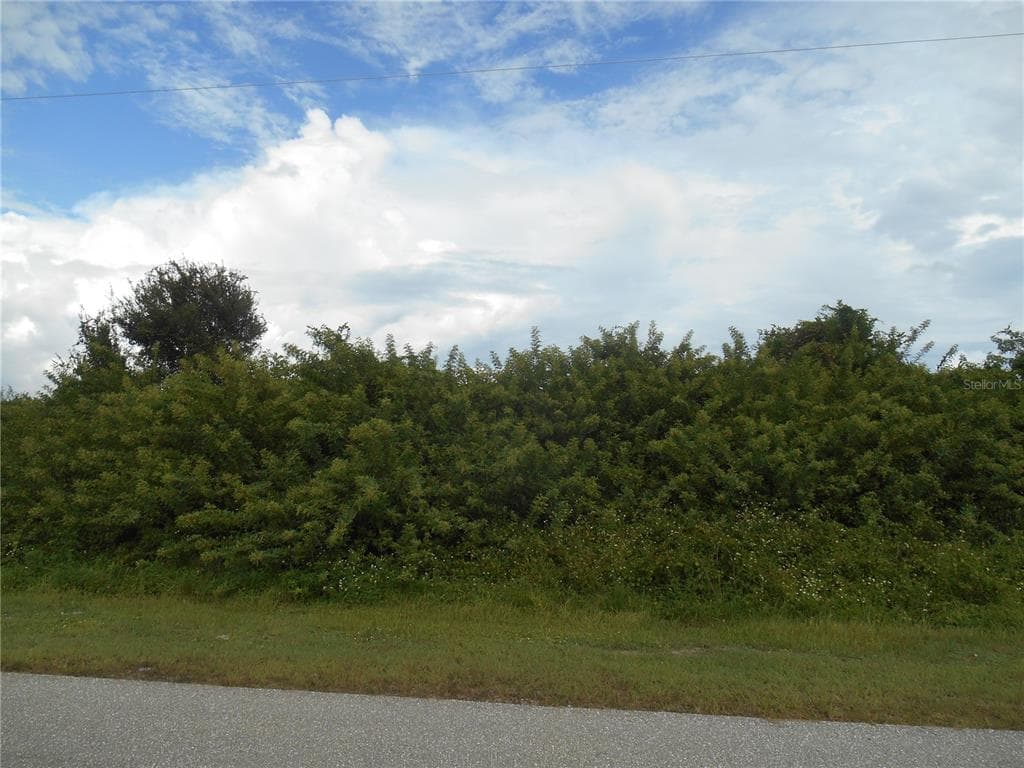 345 PIPER AVENUE LEHIGH ACRES, FL 33974