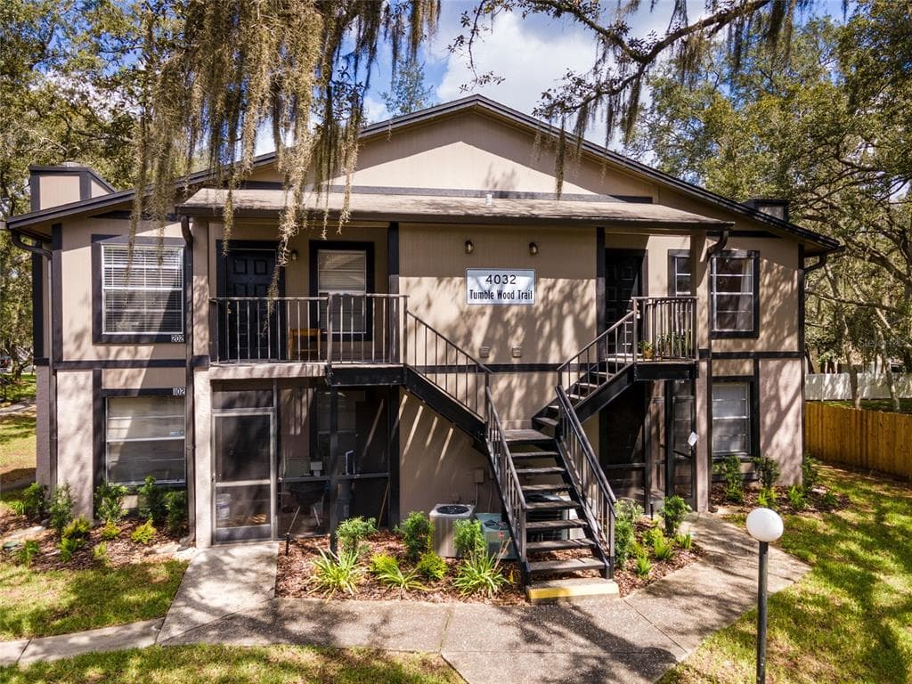 4032 TUMBLE WOOD TRAIL UNIT 201 TAMPA, FL 33613