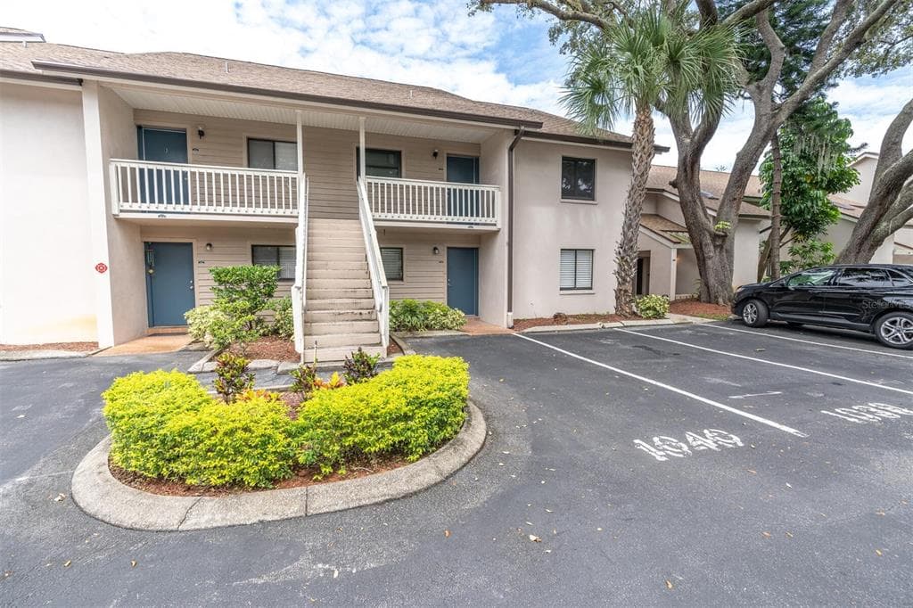 3711 CHAMPAGNE DRIVE UNIT 113 TAMPA, FL 33618