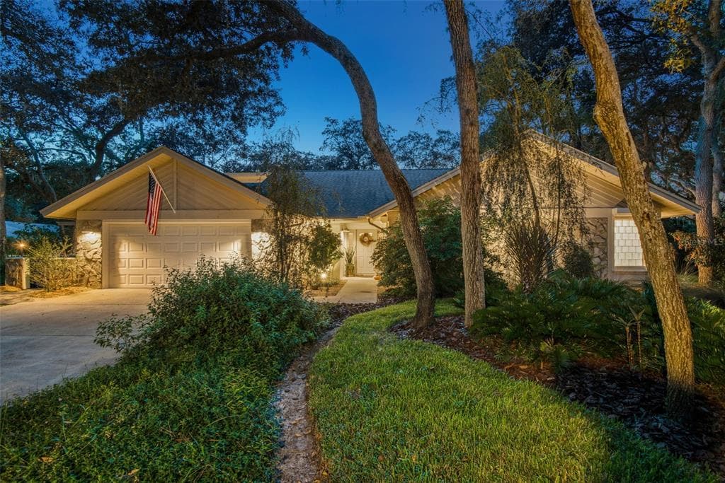 2412 SUMMERWOOD COURT DUNEDIN, FL 34698