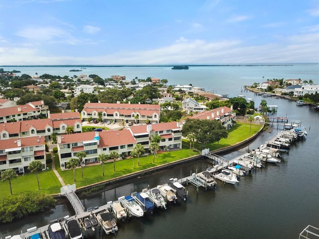 617 DRAKE LANE N DUNEDIN, FL 34698