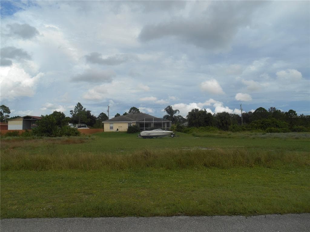715 DOWNER AVENUE S LEHIGH ACRES, FL 33974