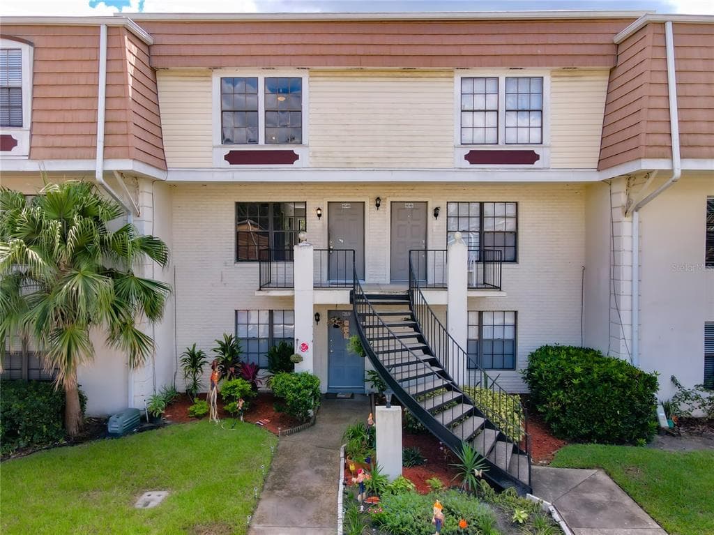 6048 VILLAGE CIRCLE UNIT GE ORLANDO, FL 32822