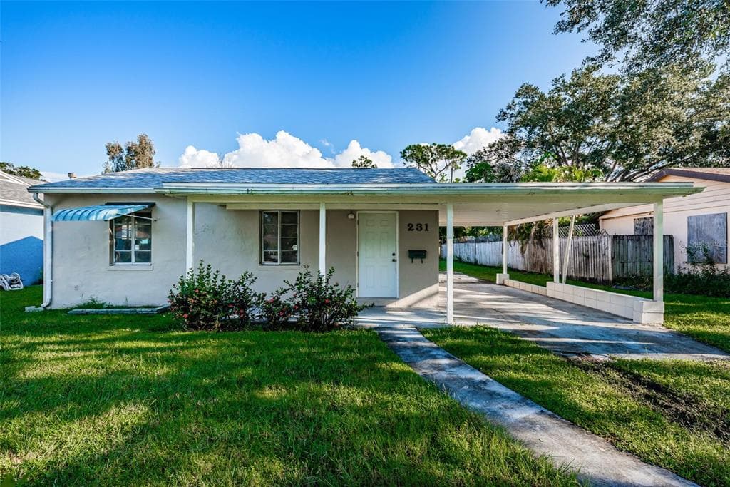 231 42ND AVENUE NE ST PETERSBURG, FL 33703