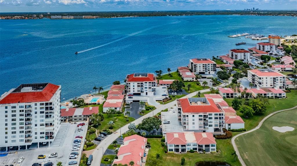 6210 SUN BOULEVARD UNIT 305 ST PETERSBURG, FL 33715