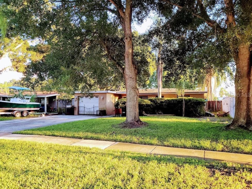8648 78TH PLACE SEMINOLE, FL 33777