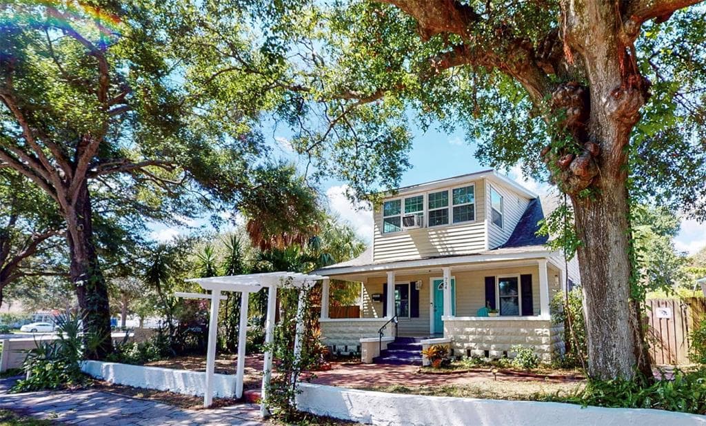 734 15TH STREET N ST PETERSBURG, FL 33705