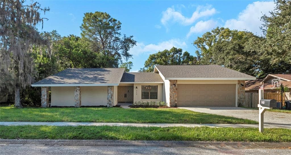 864 PINEWOOD TERRACE W PALM HARBOR, FL 34683