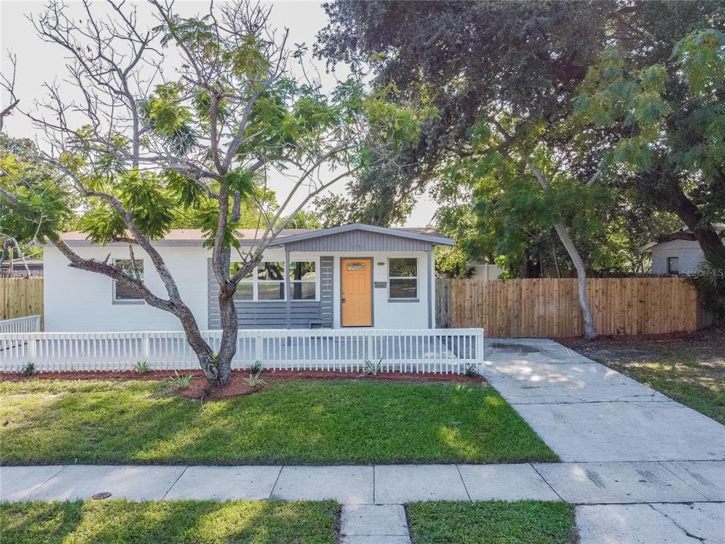 3981 ELKCAM BOULEVARD SE ST PETERSBURG, FL 33705