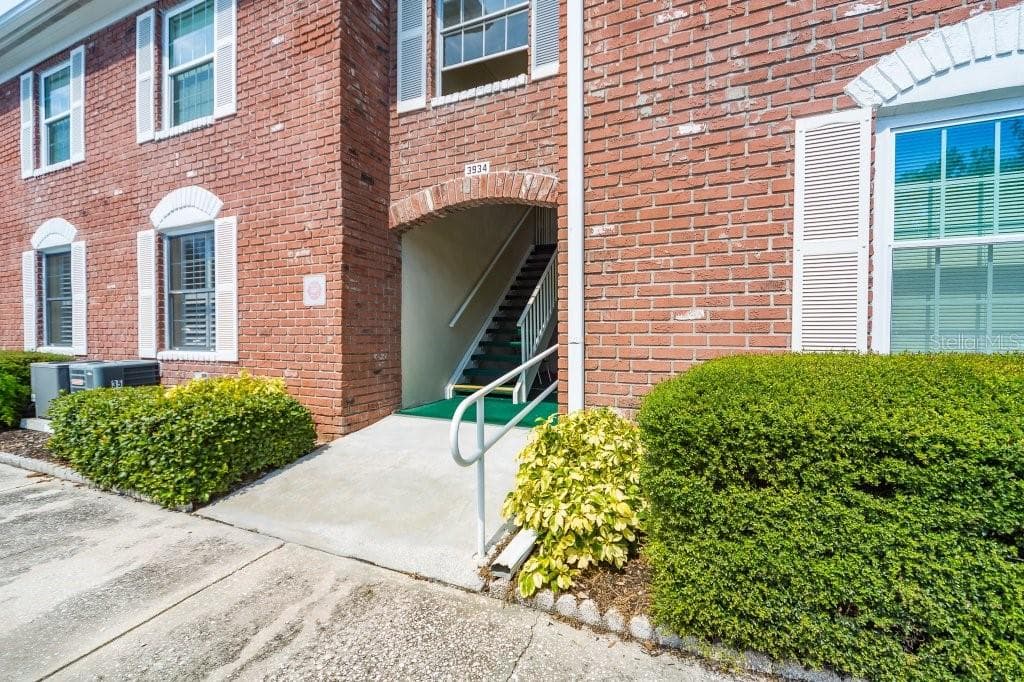 3934 37TH STREET S UNIT 33 ST PETERSBURG, FL 33711