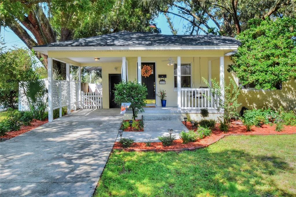 2819 WOODLAND HILLS AVENUE LAKELAND, FL 33803