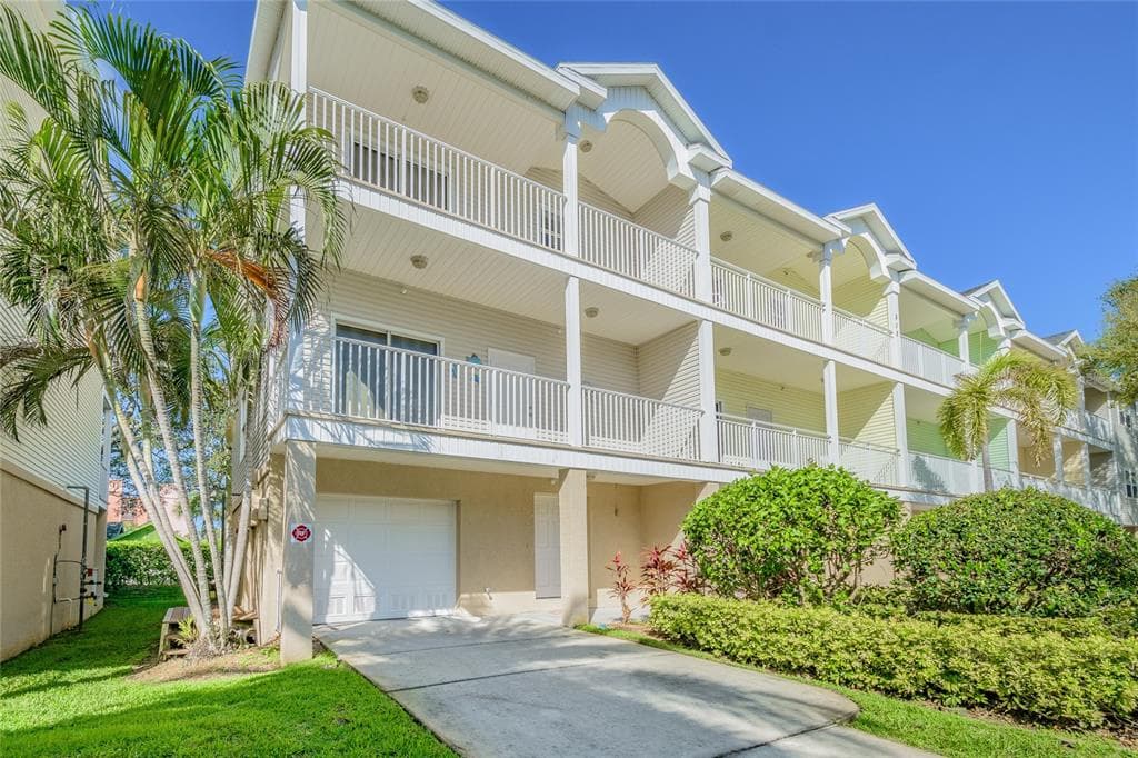 512 1ST STREET UNIT 105 INDIAN ROCKS BEACH, FL 33785